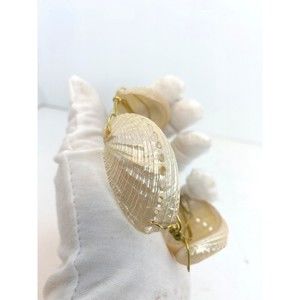 Shellie Style Gold Tone Wire Bracelet W/ 3 Natural Seashells